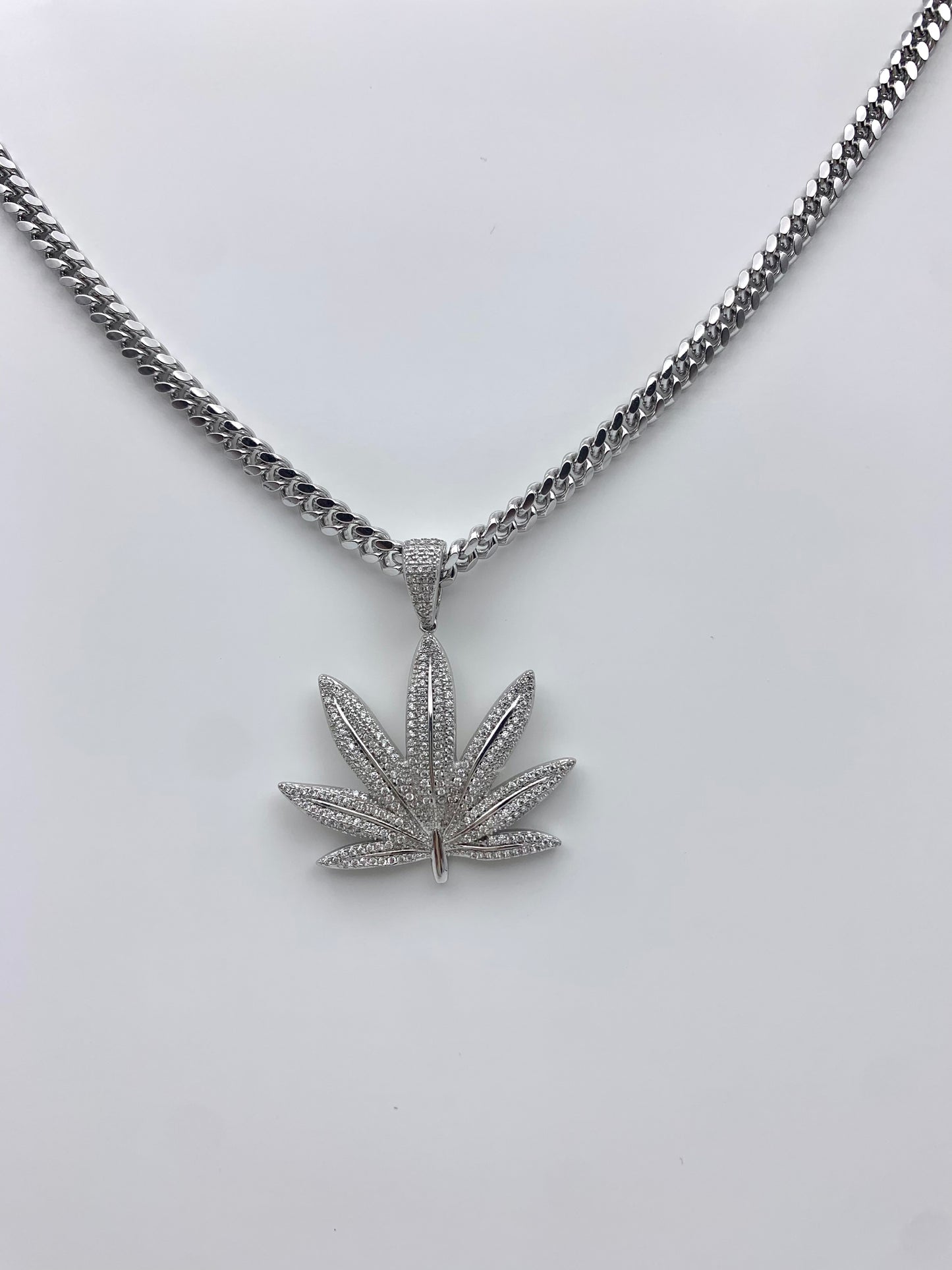 Mary h na Leaf Necklace