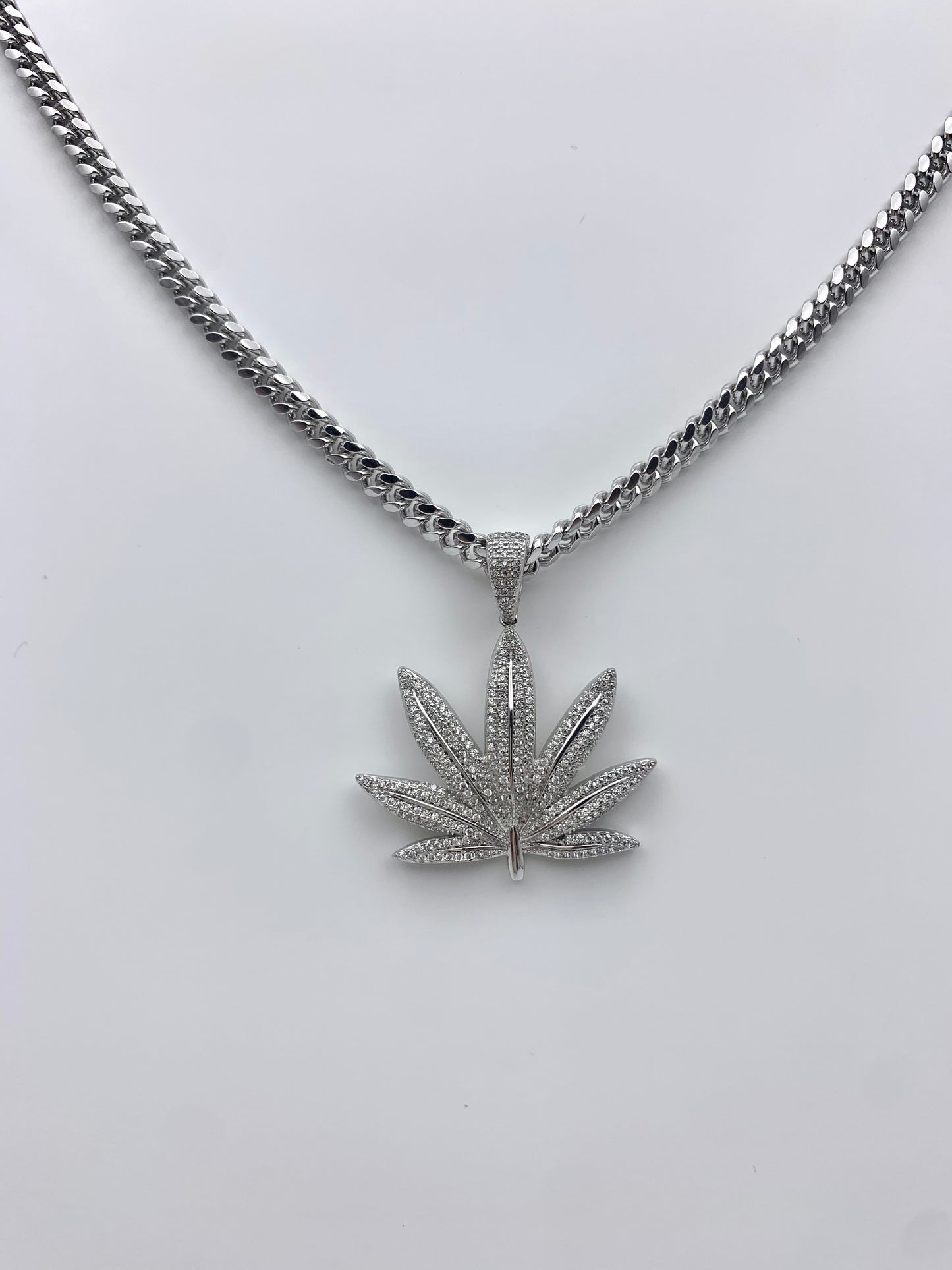 Mary h na Leaf Necklace