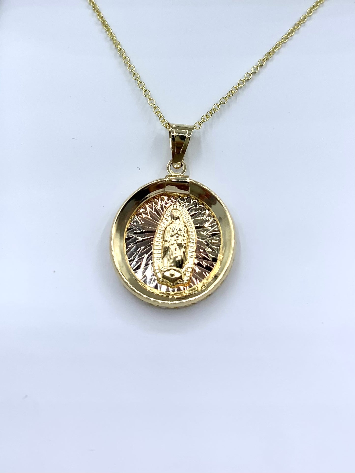 14 K YELLOW GOLD VIRGIN MARY